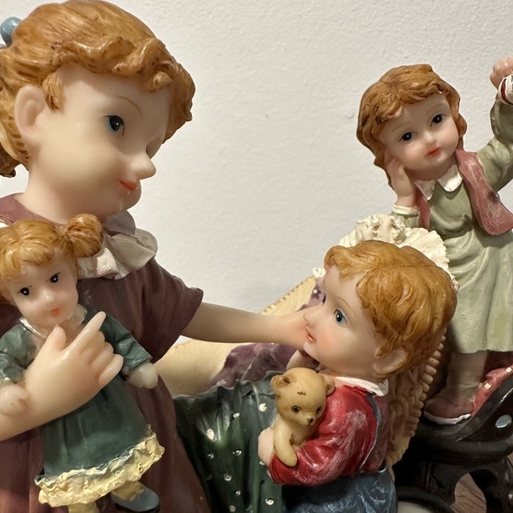 Giovanni Collection Figurine Three Children Playing - Picture 8 of 9